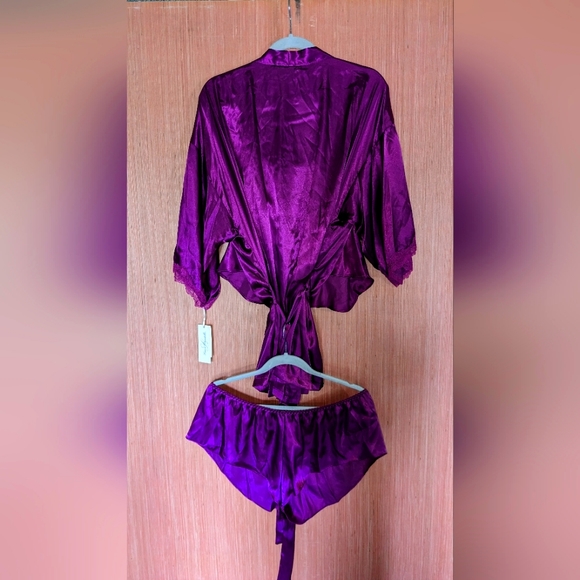 Linea Donatella XL 3 Piece Set Berry color - Picture 6 of 6